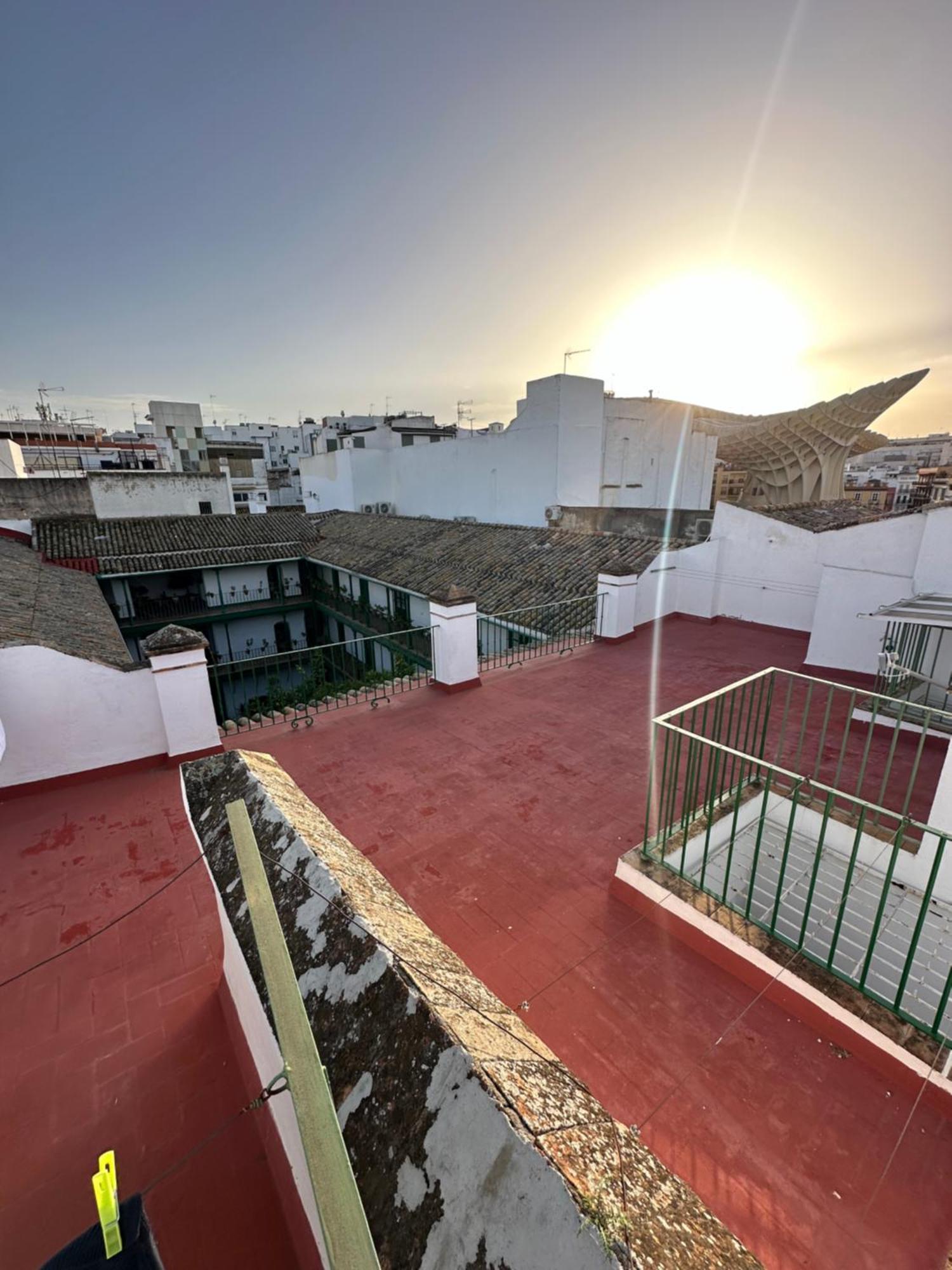 Casa Duque Compartida Familiar 2- Habitacion Bano Propio Seville Exterior photo